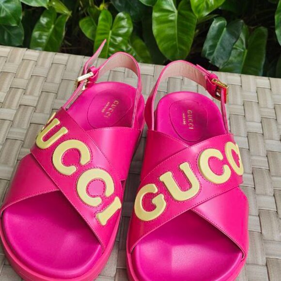 Gucci  Calfskin Elizabeth Nappa Charlotte Logo Slingback Sandals 38 Fancy Fuchs - Picture 1 of 15